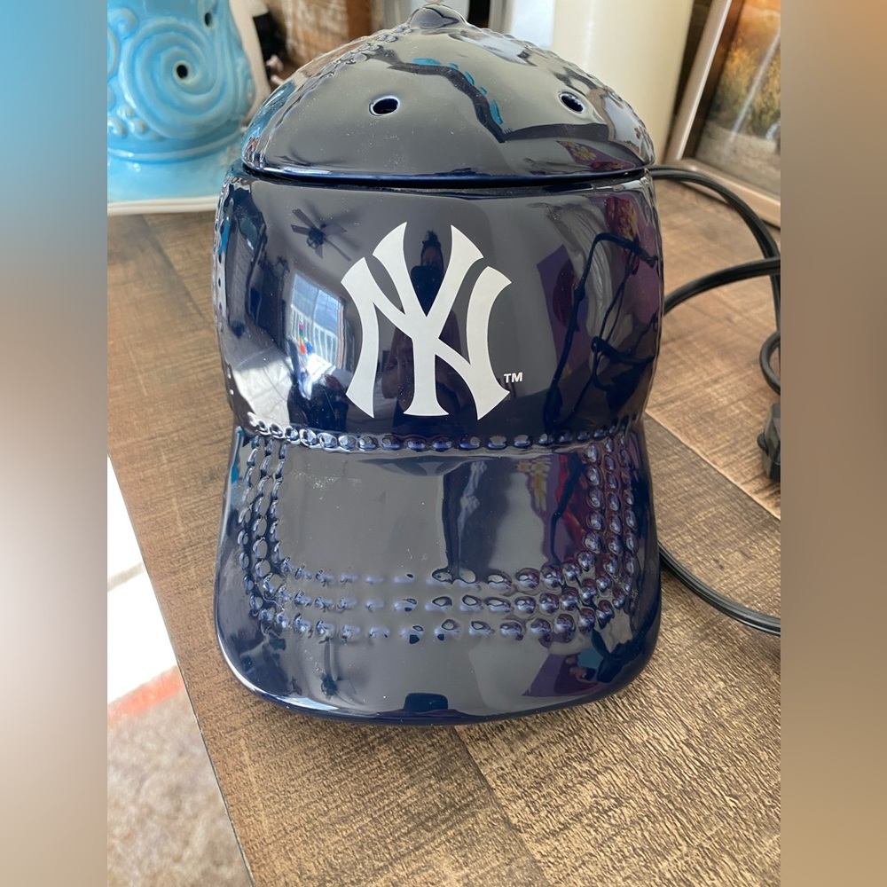 Scentsy MLB warmer